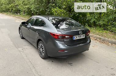 Седан Mazda 3 2014 в Умані