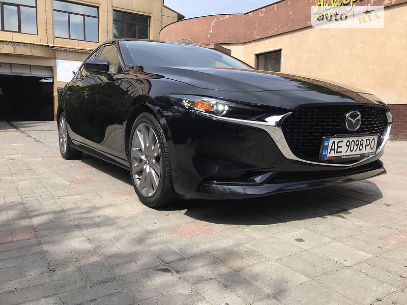 Седан Mazda 3 2018 в Днепре