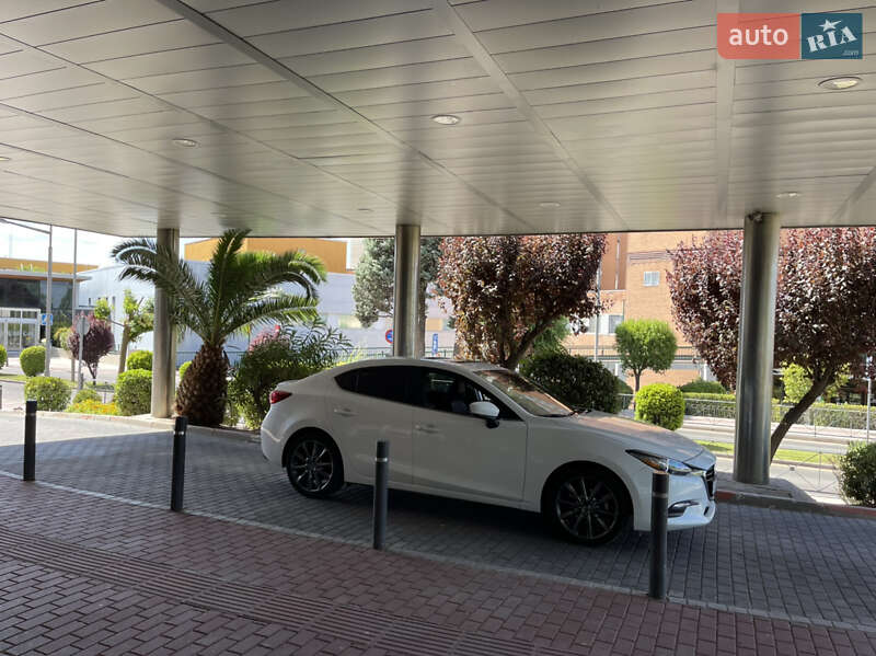 Седан Mazda 3 2018 в Запорожье