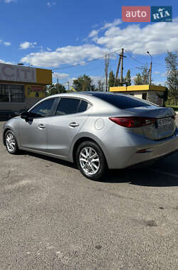 Седан Mazda 3 2016 в Кривом Роге