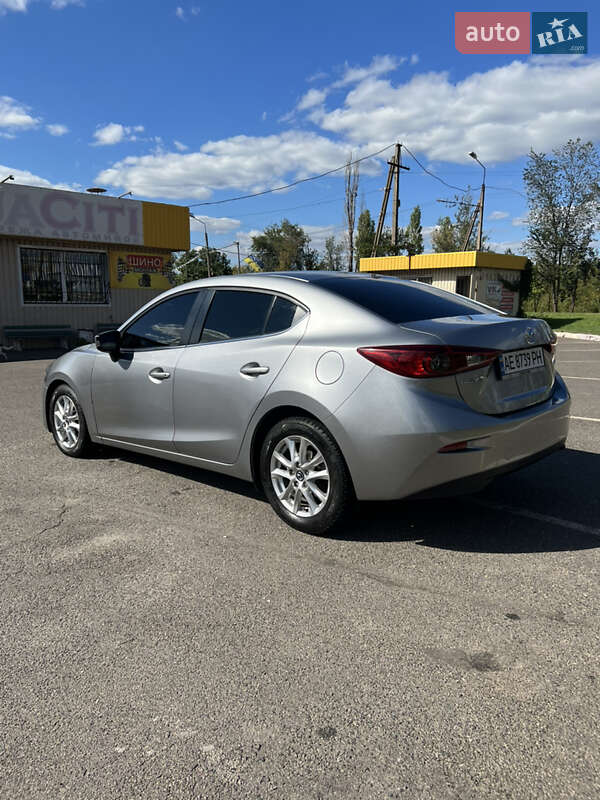 Седан Mazda 3 2016 в Кривому Розі