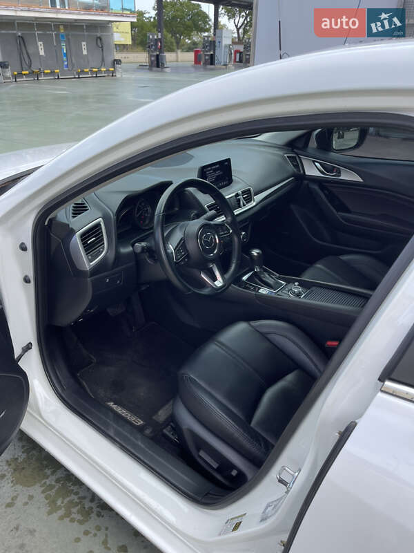 Седан Mazda 3 2018 в Запорожье