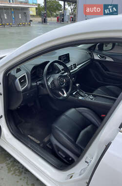 Седан Mazda 3 2018 в 