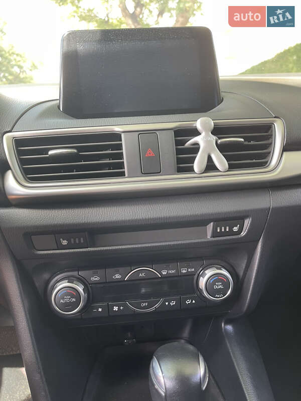 Седан Mazda 3 2018 в Запорожье