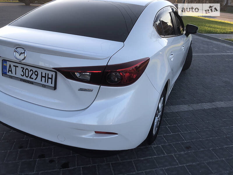 Седан Mazda 3 2016 в Ивано-Франковске