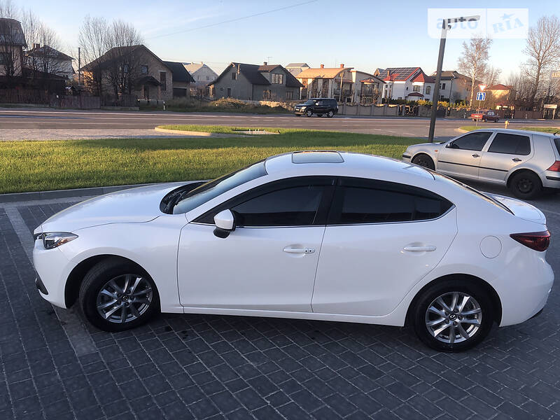 Седан Mazda 3 2016 в Ивано-Франковске