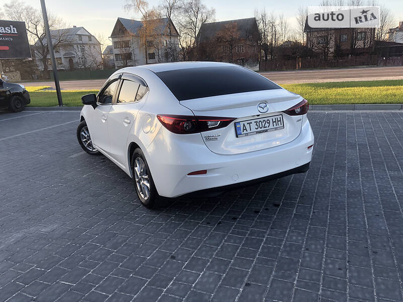 Седан Mazda 3 2016 в Ивано-Франковске
