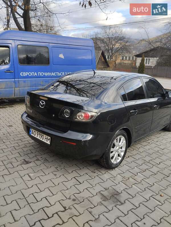 Седан Mazda 3 2007 в Рахове