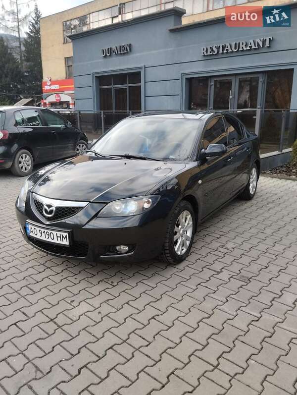 Седан Mazda 3 2007 в Рахове
