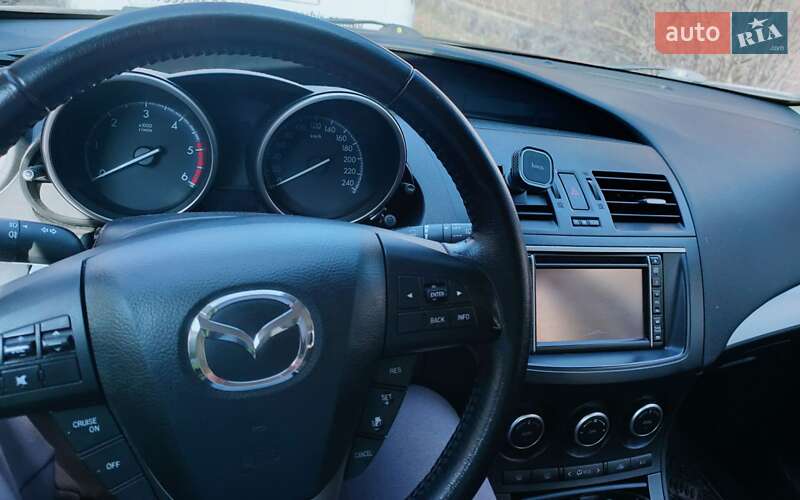 Хэтчбек Mazda 3 2012 в Ирпене