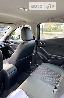 Седан Mazda 3 2015 в 