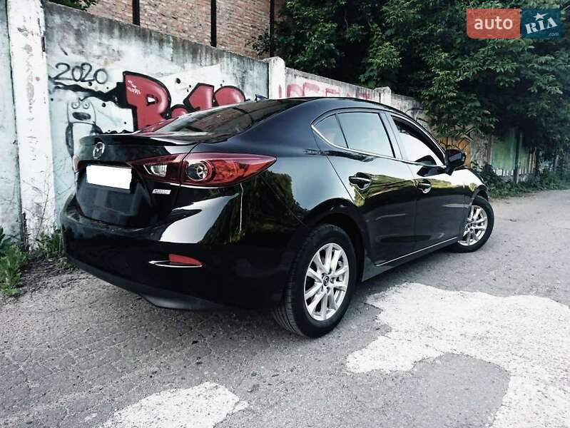 Седан Mazda 3 2015 в Полтаве