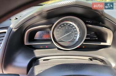 Седан Mazda 3 2015 в Смілі