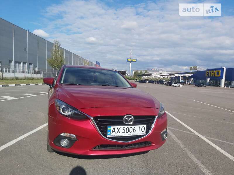 Хэтчбек Mazda 3 2015 в Луцке