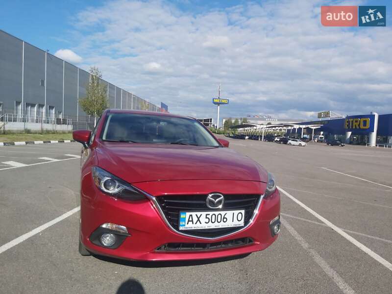 Хэтчбек Mazda 3 2015 в Луцке