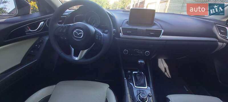 Хетчбек Mazda 3 2015 в Луцьку