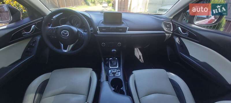 Хэтчбек Mazda 3 2015 в Луцке