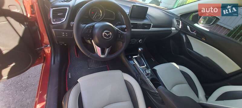 Хетчбек Mazda 3 2015 в Луцьку