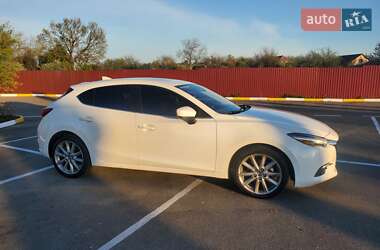 Хэтчбек Mazda 3 2016 в 