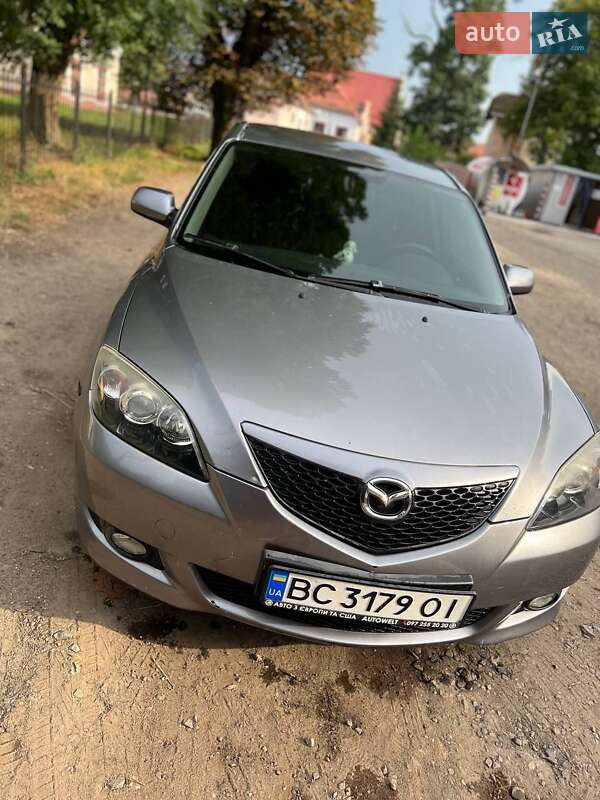 Хэтчбек Mazda 3 2005 в Самборе