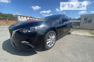 Седан Mazda 3 2016 в Ровно