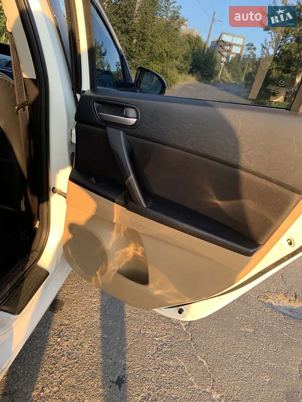 Хэтчбек Mazda 3 2010 в Киеве