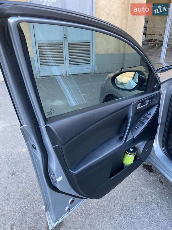 Седан Mazda 3 2012 в Кривом Роге фото 8 Седан Mazda 3 2012 в Кривом Роге