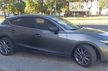 Хэтчбек Mazda 3 2017 в Николаеве