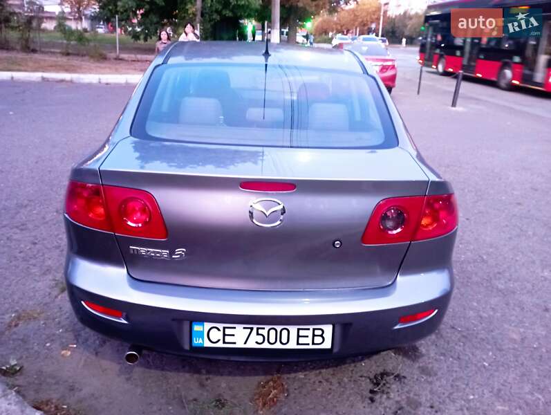 Седан Mazda 3 2004 в Чернівцях