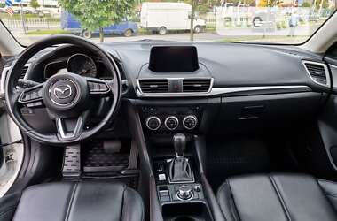Хэтчбек Mazda 3 2017 в 
