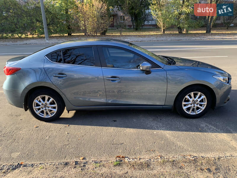 Седан Mazda 3 2014 в Черкассах