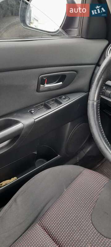 Хэтчбек Mazda 3 2003 в Луцке