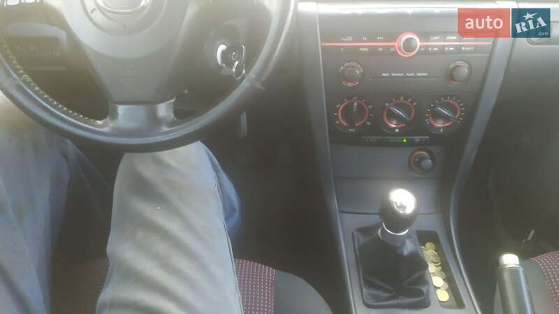 Хетчбек Mazda 3 2003 в Луцьку