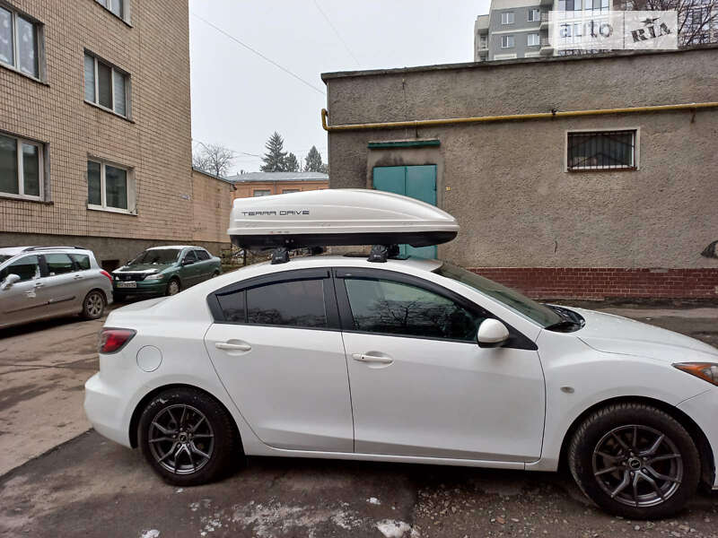 Седан Mazda 3 2013 в Каменец-Подольском