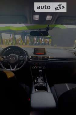 Хэтчбек Mazda 3 2017 в Стрые