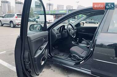 Хэтчбек Mazda 3 2004 в Киеве