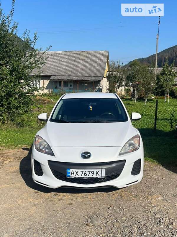 Седан Mazda 3 2013 в Киеве