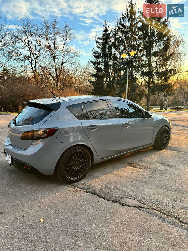 Хэтчбек Mazda 3 2009 в Житомире