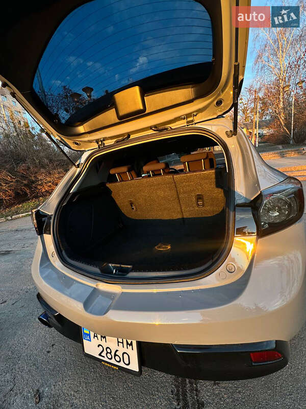 Хэтчбек Mazda 3 2009 в Житомире