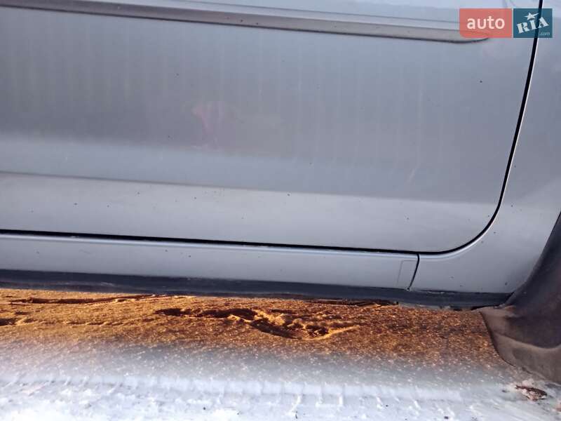 Хэтчбек Mazda 3 2004 в Виньковцах