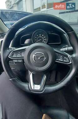 Седан Mazda 3 2016 в Києві