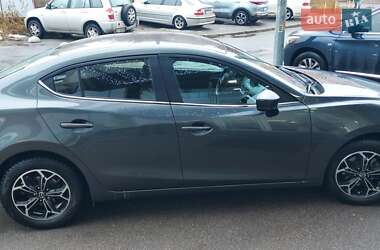 Седан Mazda 3 2016 в Києві