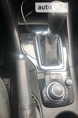 Седан Mazda 3 2016 в 