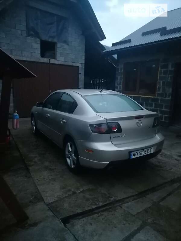 Седан Mazda 3 2004 в Поляне