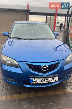 Седан Mazda 3 2004 в Нововолынске