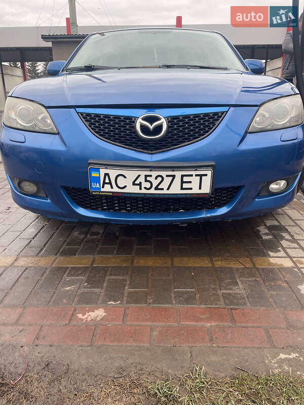Седан Mazda 3 2004 в Нововолынске