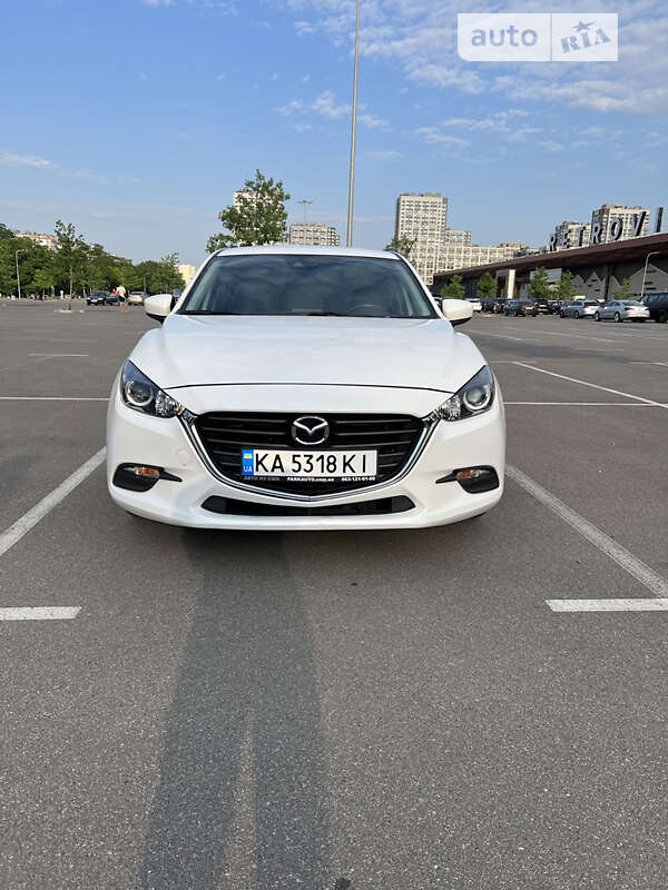 Седан Mazda 3 2018 в Івано-Франківську