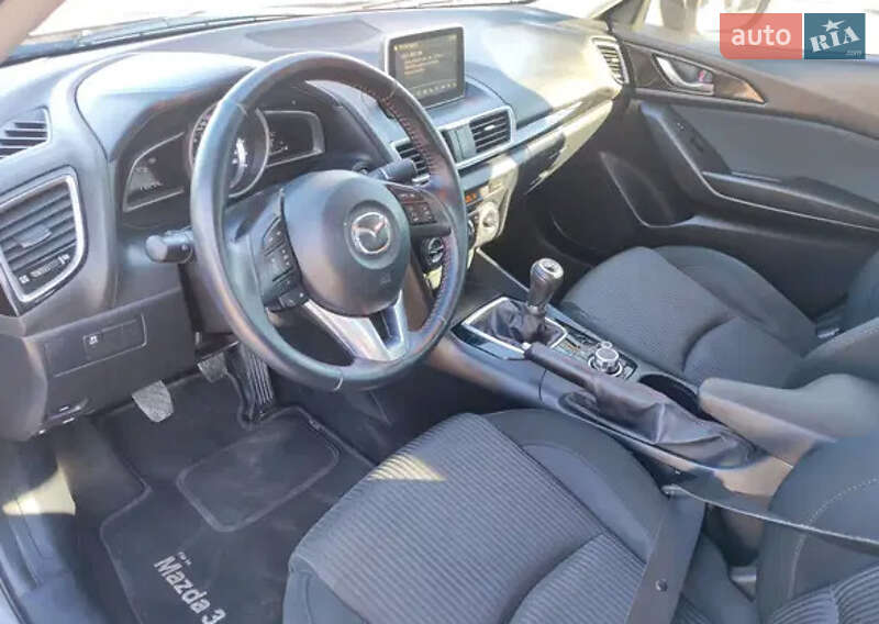 Седан Mazda 3 2015 в Хмельницькому