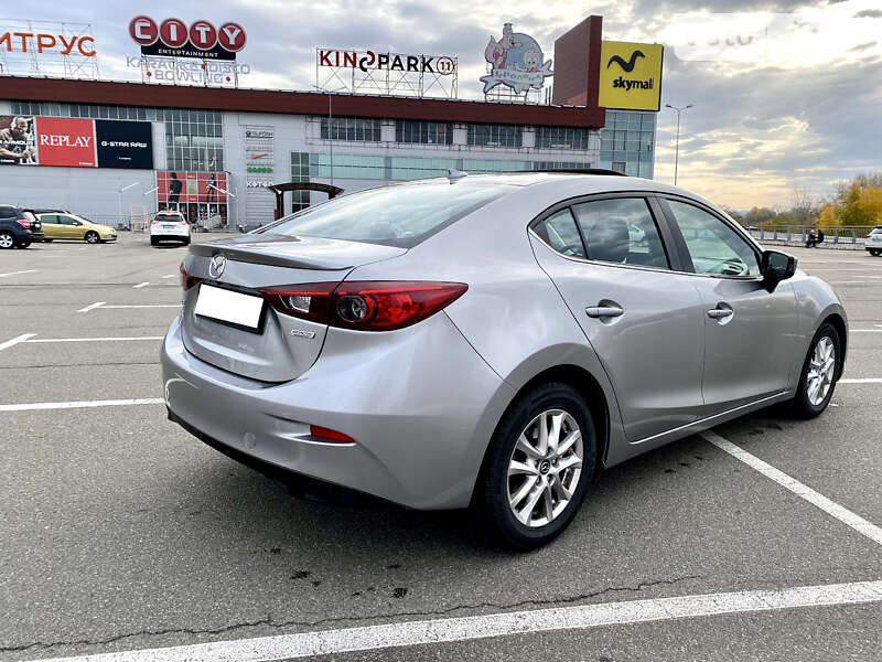 Седан Mazda 3 2014 в Киеве