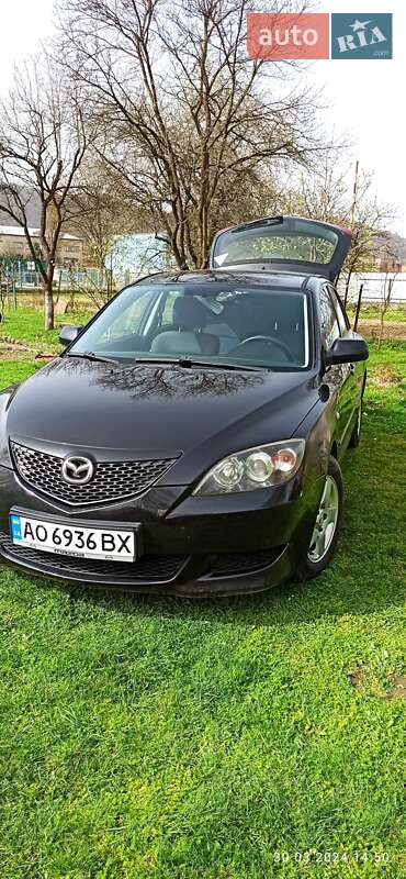 Хэтчбек Mazda 3 2003 в Ужгороде